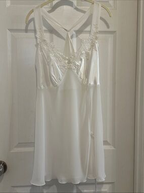 Linea Donatella White Satin & Lace Chiffon Chemise